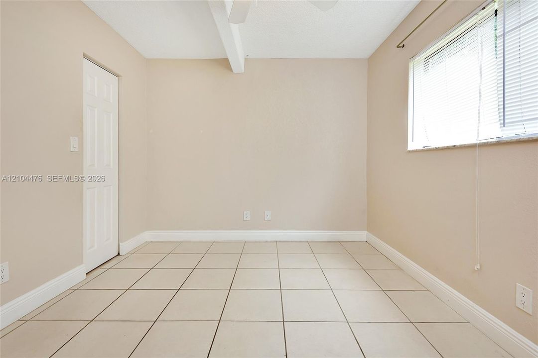 For Rent: $1,800 (2 beds, 2 baths, 905 Square Feet)