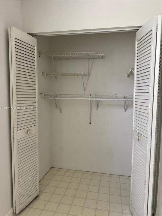 For Rent: $1,800 (1 beds, 1 baths, 770 Square Feet)