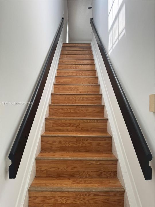 For Rent: $1,800 (1 beds, 1 baths, 770 Square Feet)