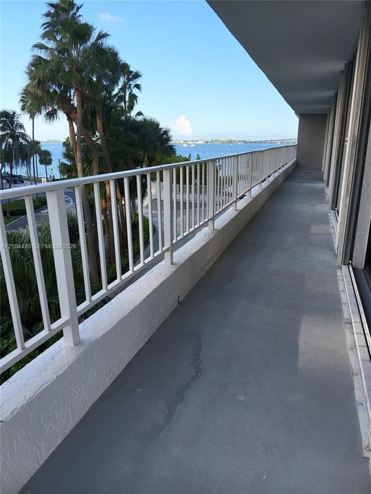 For Sale: $689,900 (3 beds, 3 baths, 1028 Square Feet)