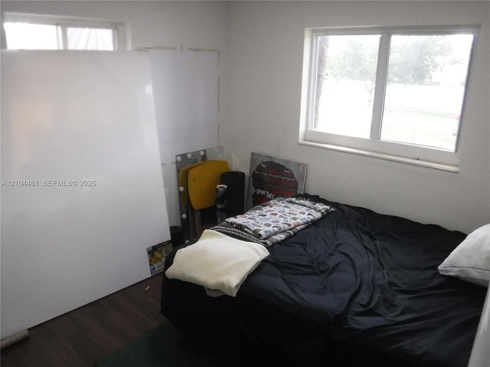 En Venta: $649,000 (4 camas, 2 baños, 1517 Pies cuadrados)
