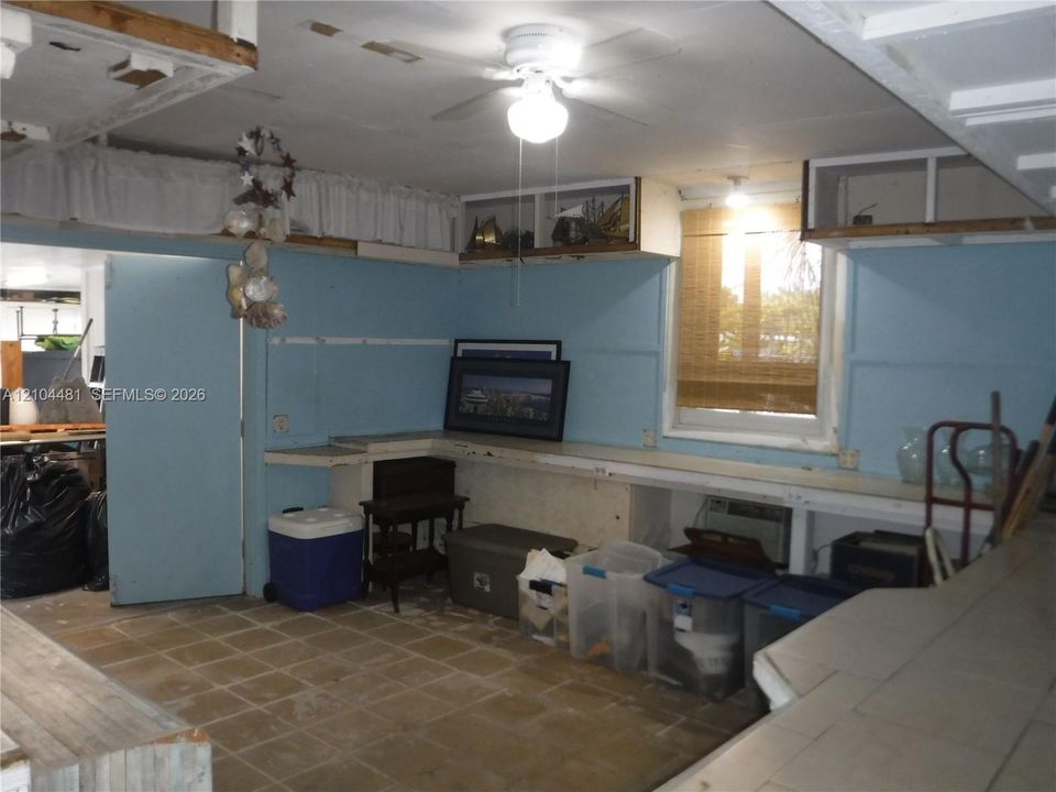 Workshop has electric and could be converted into a guest quarters