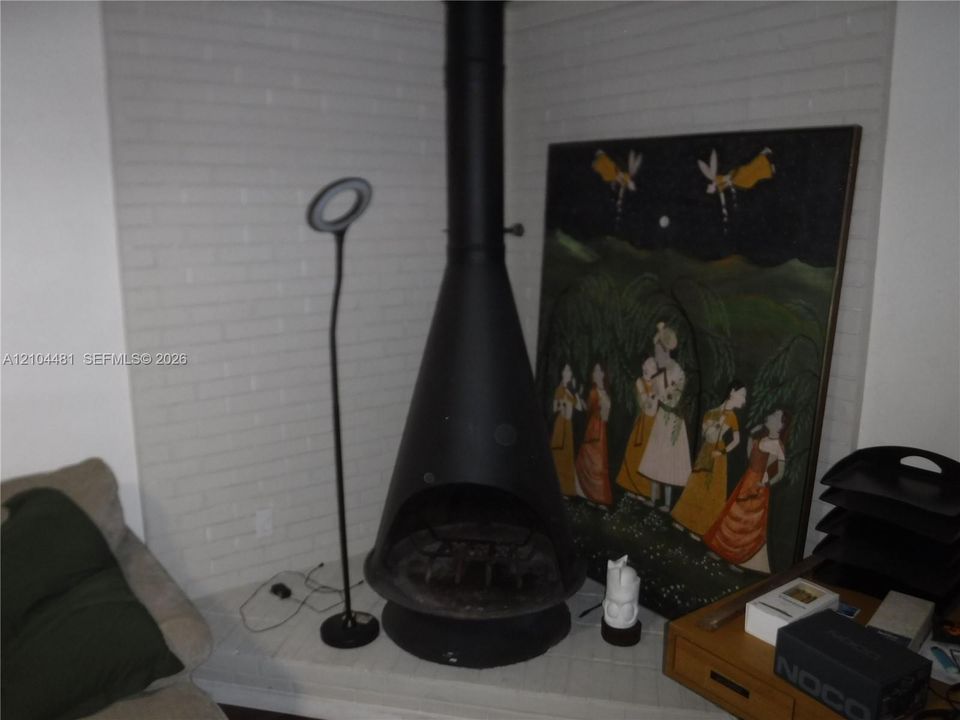 En Venta: $649,000 (4 camas, 2 baños, 1517 Pies cuadrados)