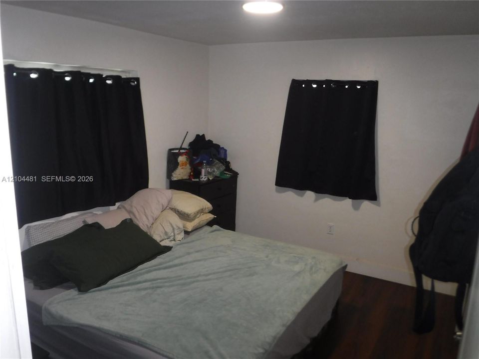 En Venta: $649,000 (4 camas, 2 baños, 1517 Pies cuadrados)