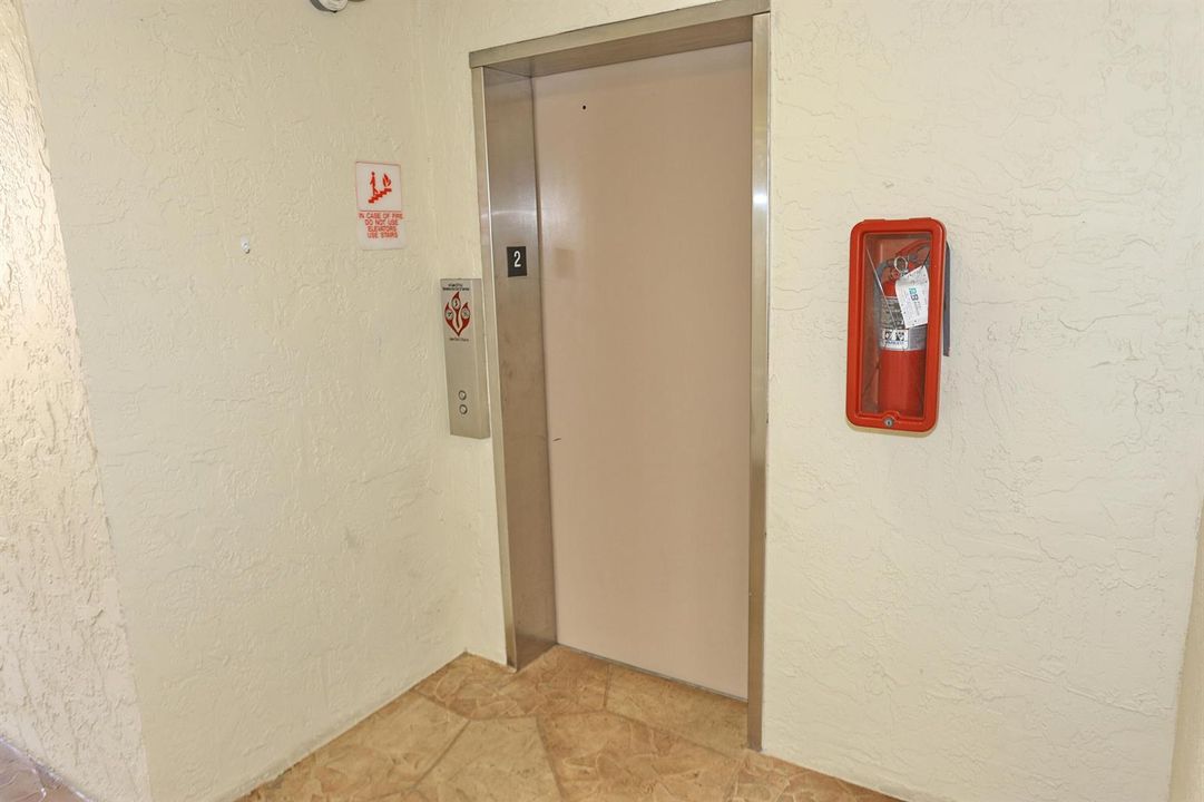 006-017-Elevator-4200x2802