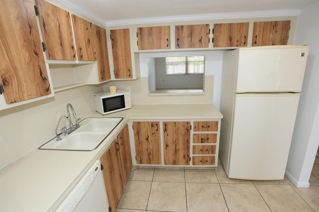 013-036-Kitchen-4200x2802