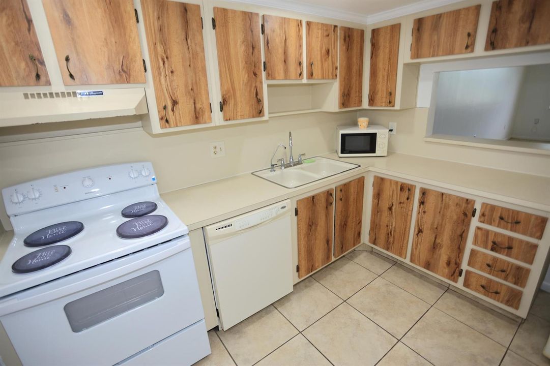 009-030-Kitchen-4200x2802