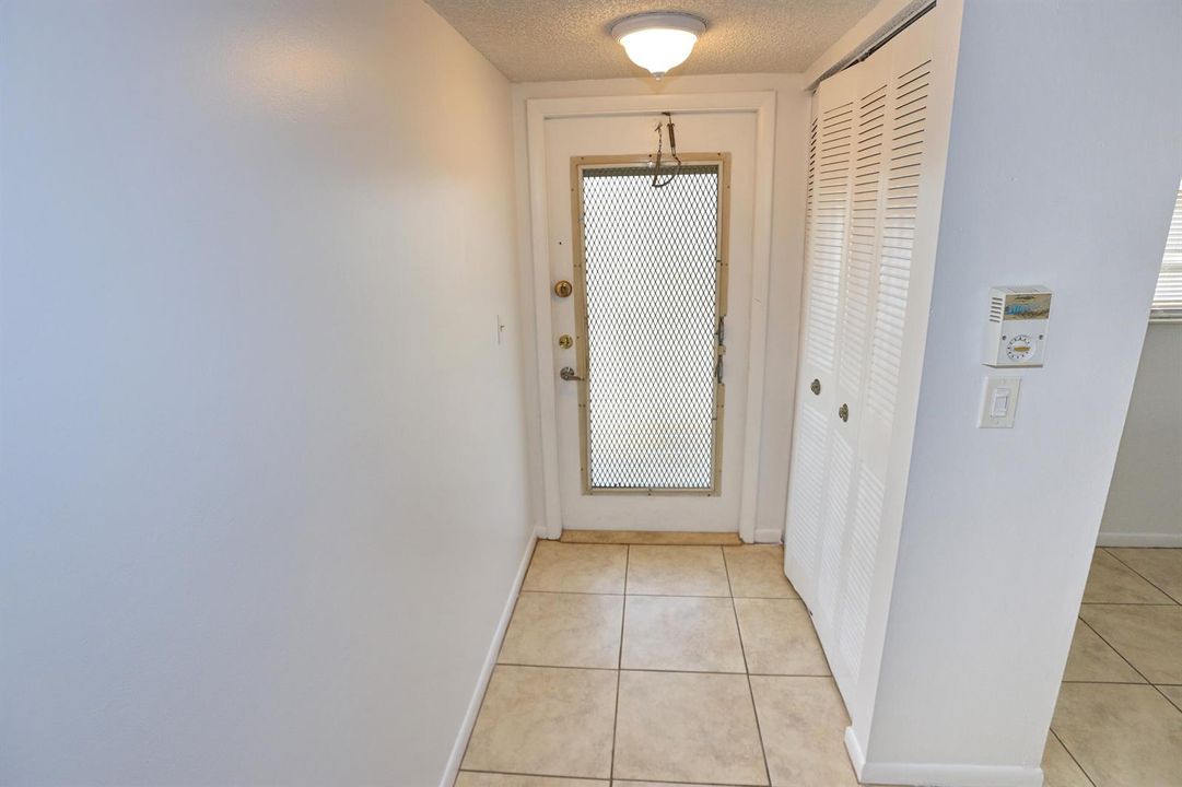 008-023-Foyer-4200x2802