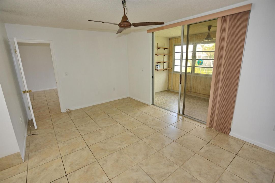025-042-Master Bedroom-4200x2802