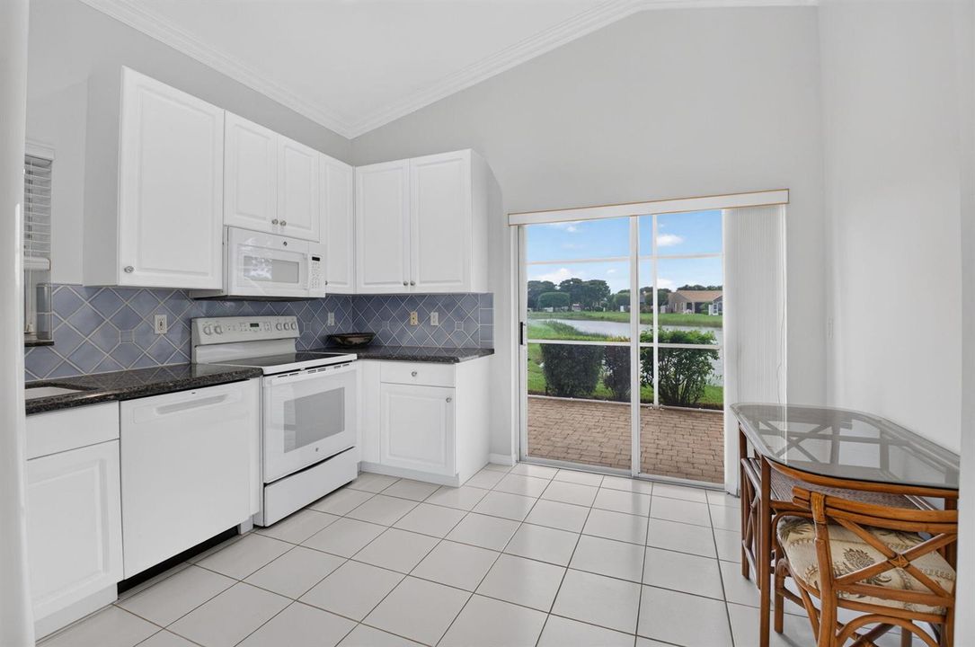 Eat-in-Kitchen