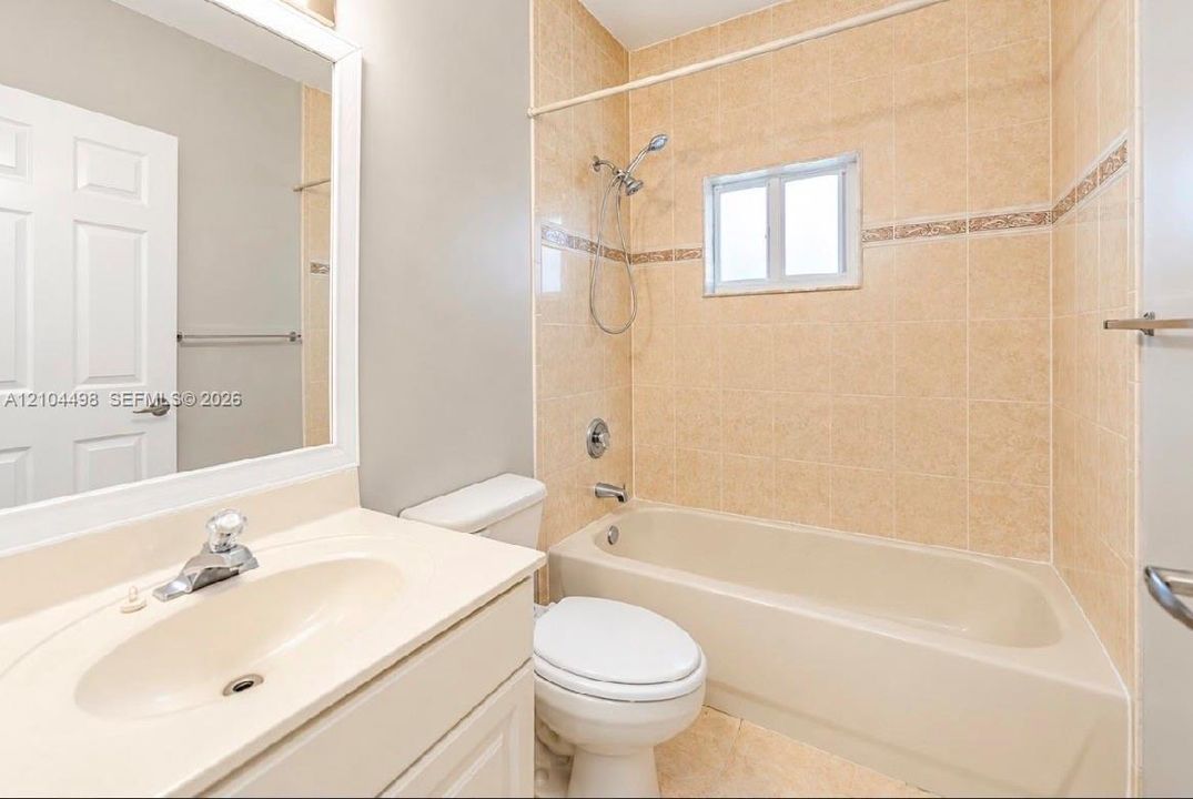 В аренду: $3,500 (3 спален, 2 ванн, 1750 Квадратных фут)