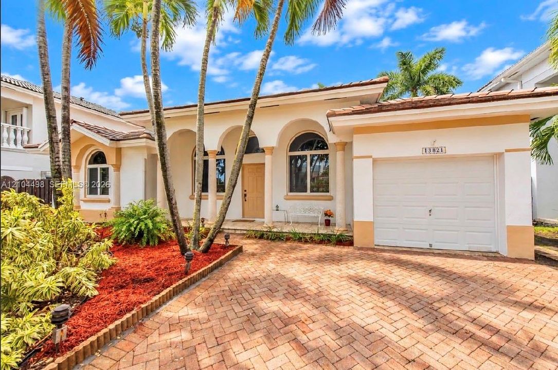 В аренду: $3,500 (3 спален, 2 ванн, 1750 Квадратных фут)