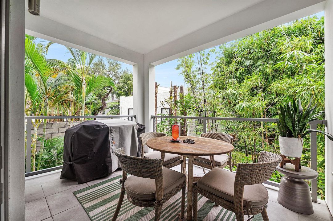 Great Rm outdoor dining