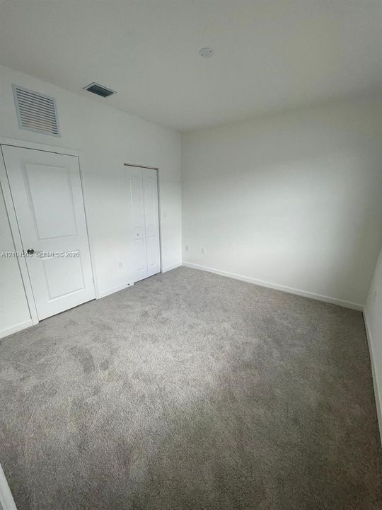 В аренду: $2,600 (3 спален, 3 ванн, 1330 Квадратных фут)