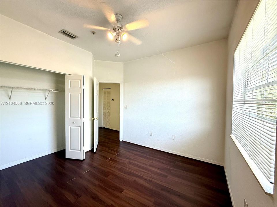 For Rent: $2,800 (3 beds, 2 baths, 1370 Square Feet)