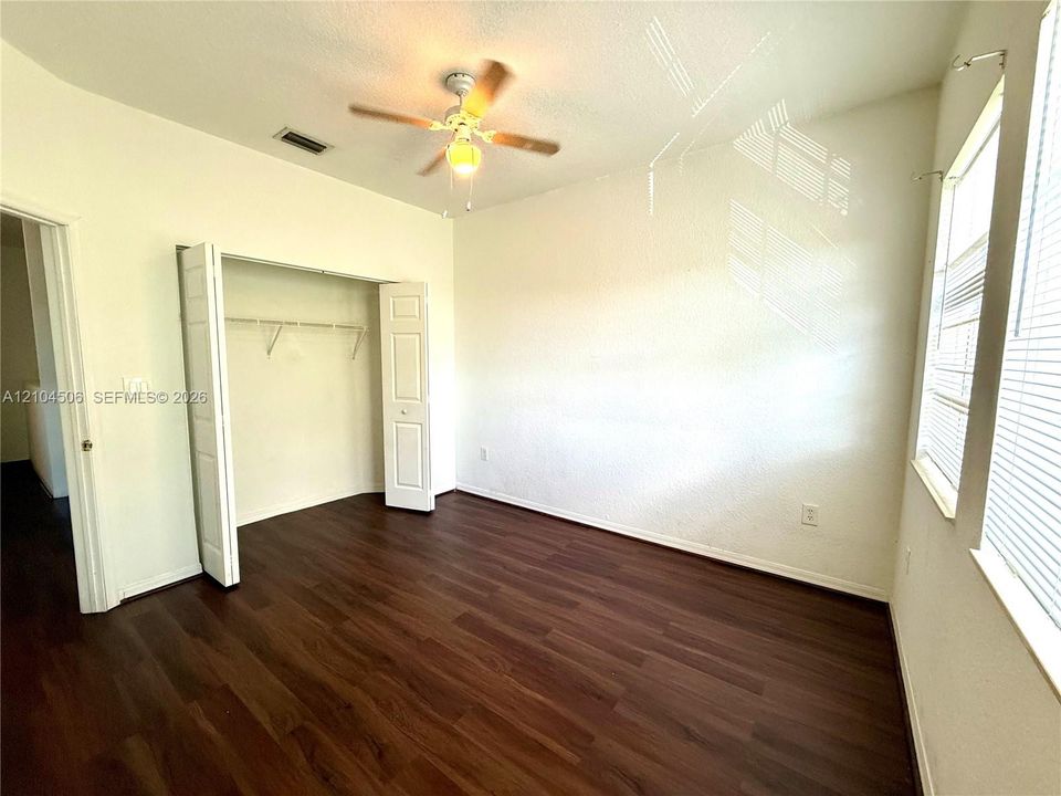 For Rent: $2,800 (3 beds, 2 baths, 1370 Square Feet)