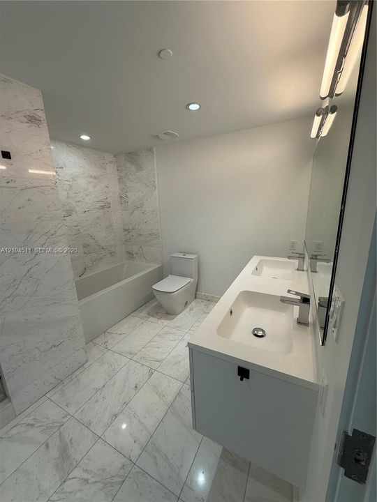 For Rent: $5,700 (2 beds, 2 baths, 1239 Square Feet)