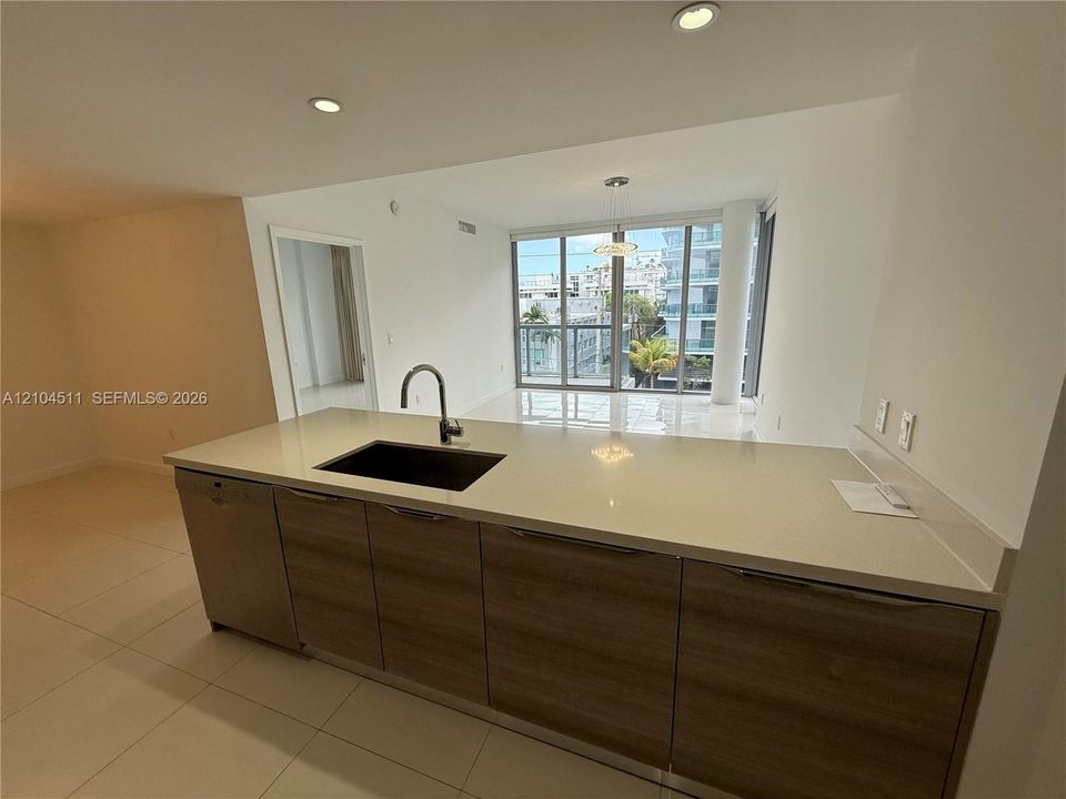 For Rent: $5,700 (2 beds, 2 baths, 1239 Square Feet)