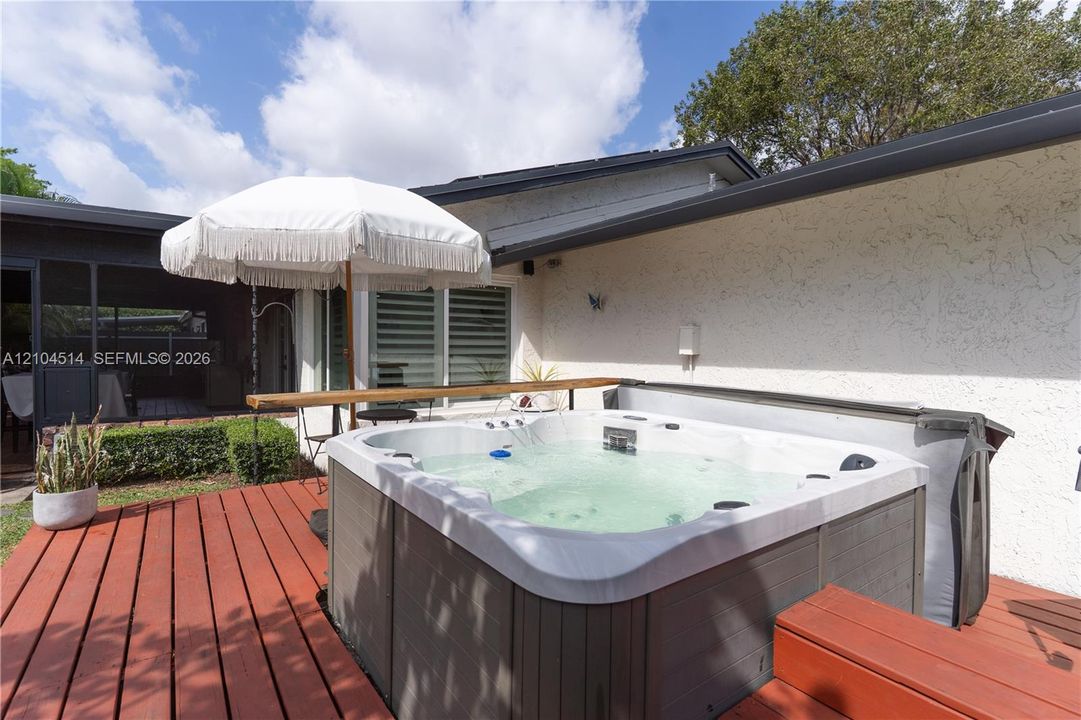 For Sale: $785,000 (3 beds, 2 baths, 1498 Square Feet)