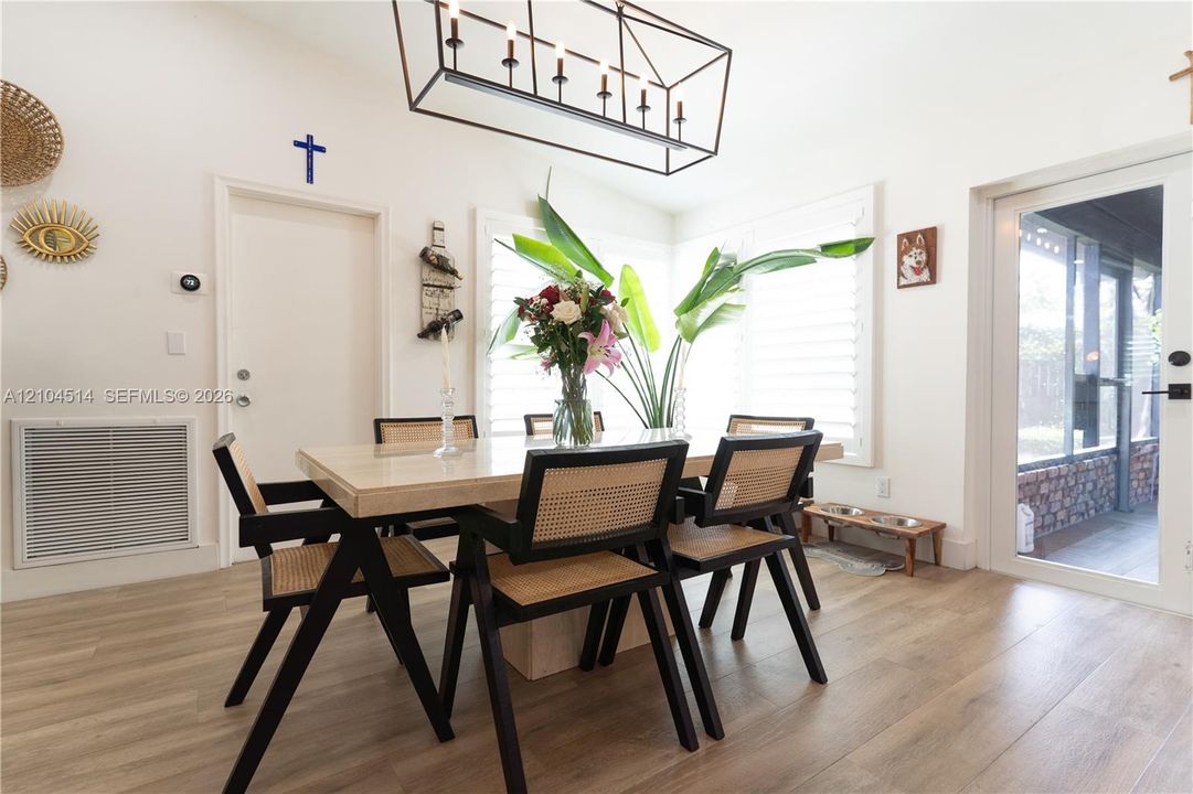 For Sale: $785,000 (3 beds, 2 baths, 1498 Square Feet)