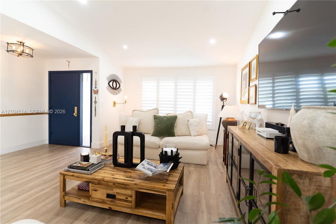 For Sale: $785,000 (3 beds, 2 baths, 1498 Square Feet)