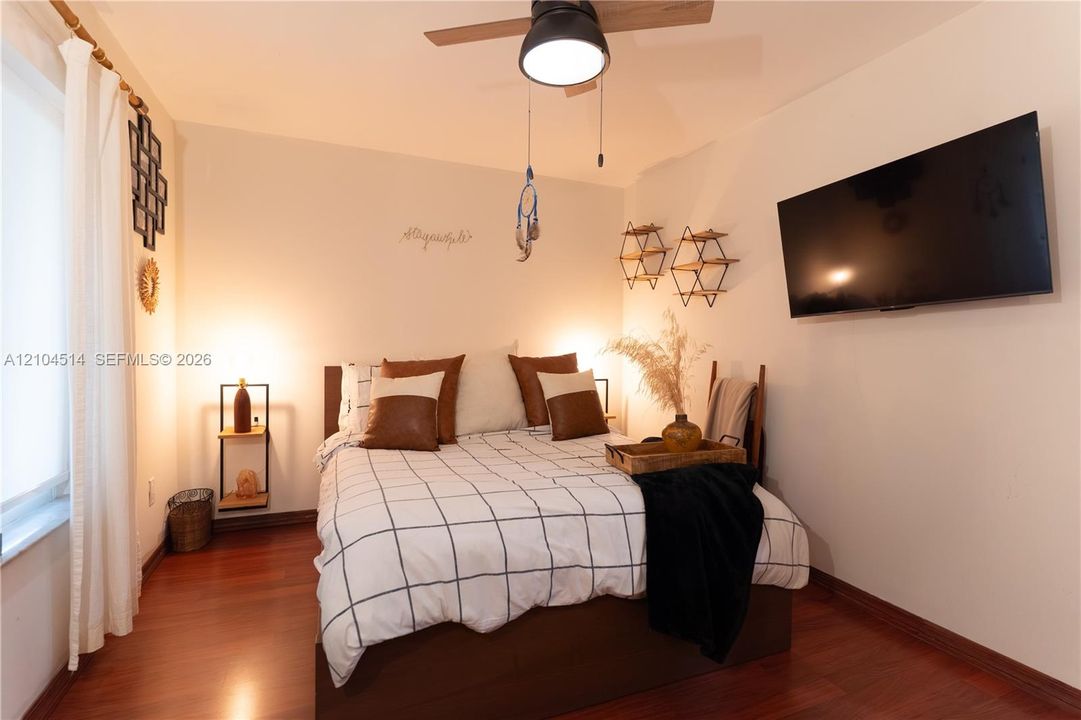 For Sale: $785,000 (3 beds, 2 baths, 1498 Square Feet)