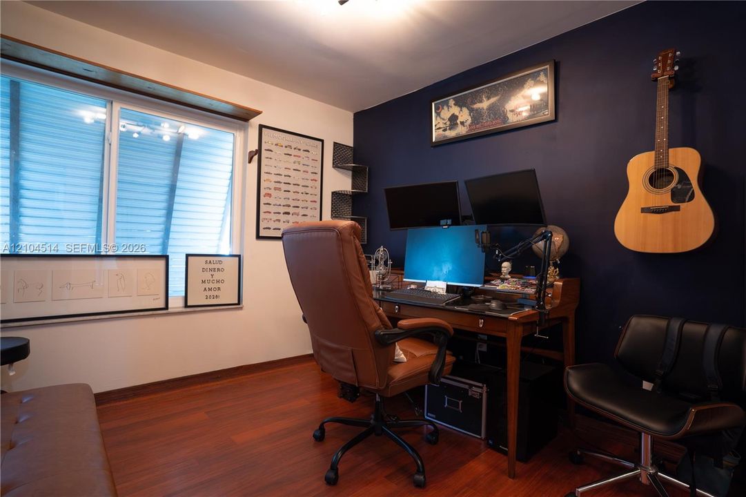For Sale: $785,000 (3 beds, 2 baths, 1498 Square Feet)