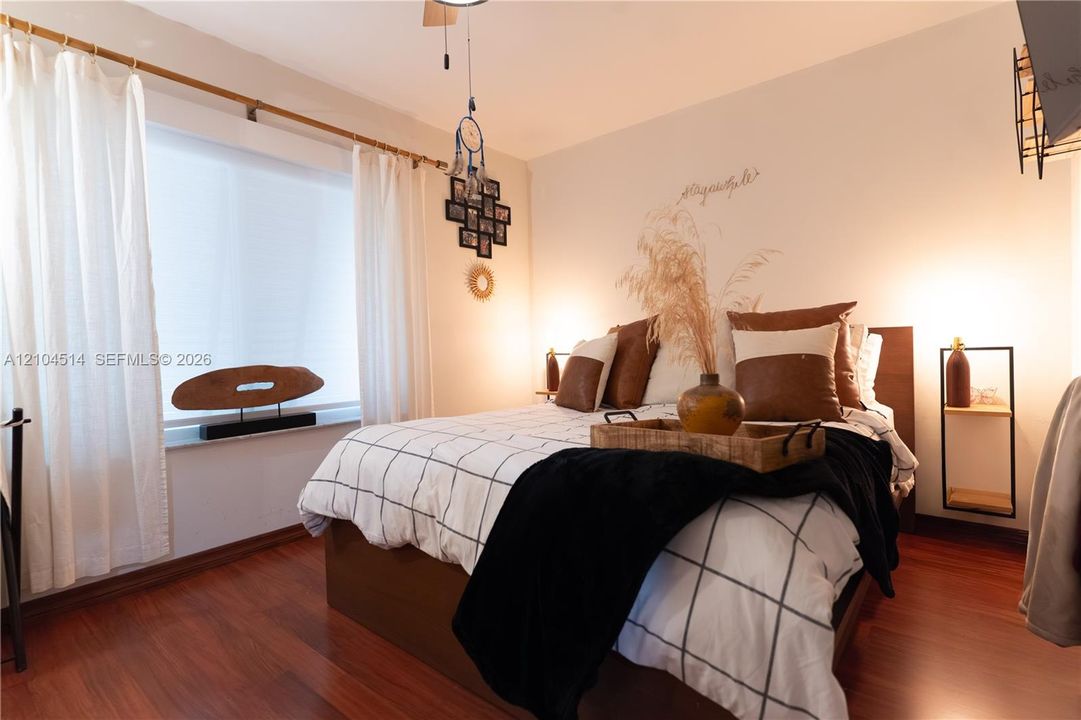 For Sale: $785,000 (3 beds, 2 baths, 1498 Square Feet)