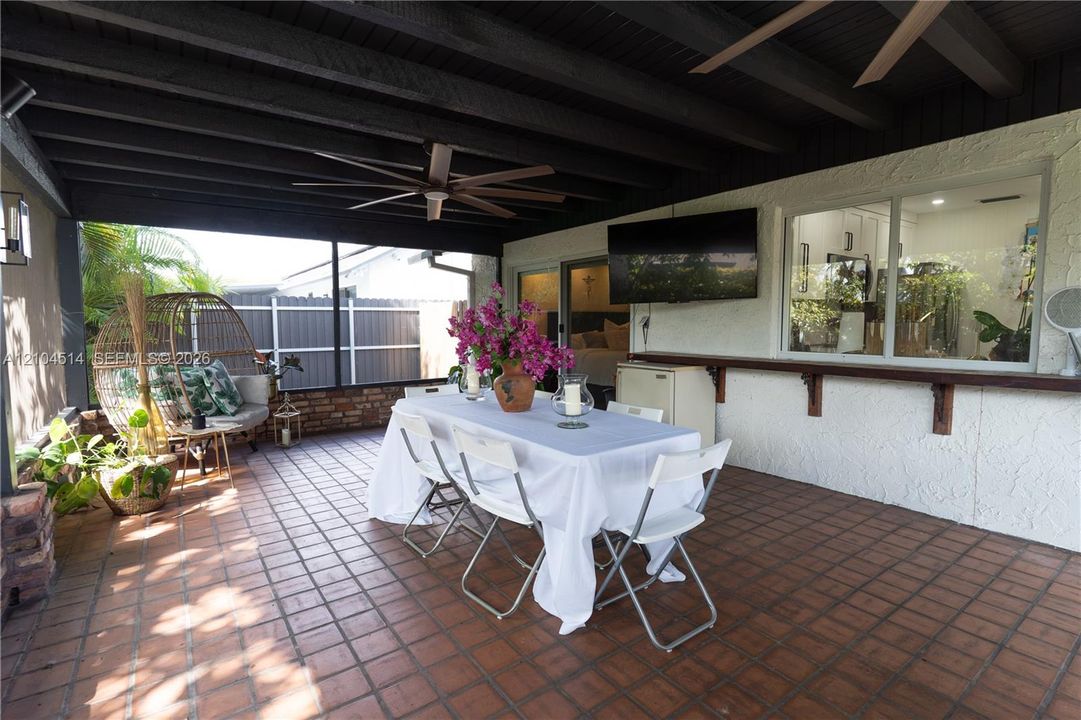 For Sale: $785,000 (3 beds, 2 baths, 1498 Square Feet)
