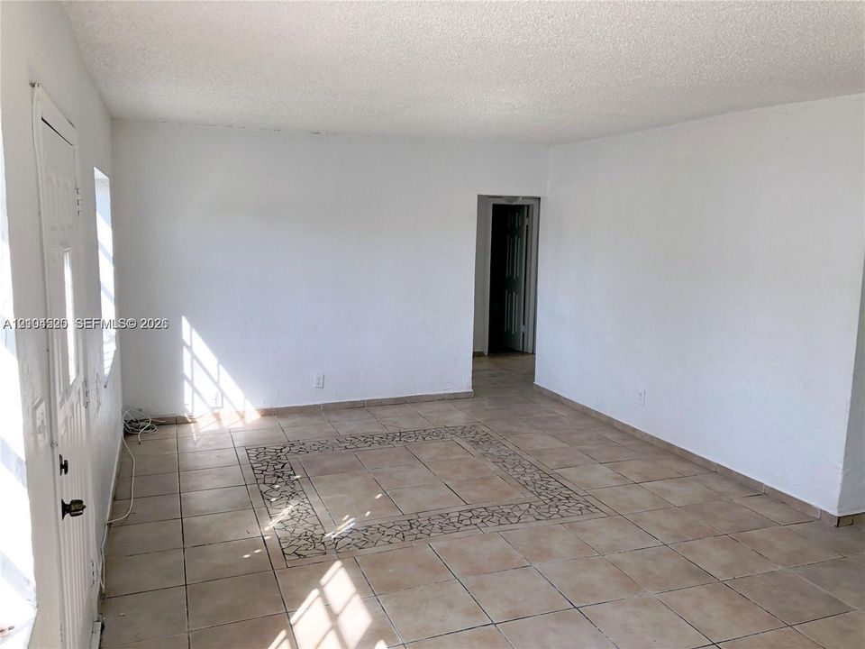En Renta: $2,500 (3 camas, 1 baños, 3316 Pies cuadrados)