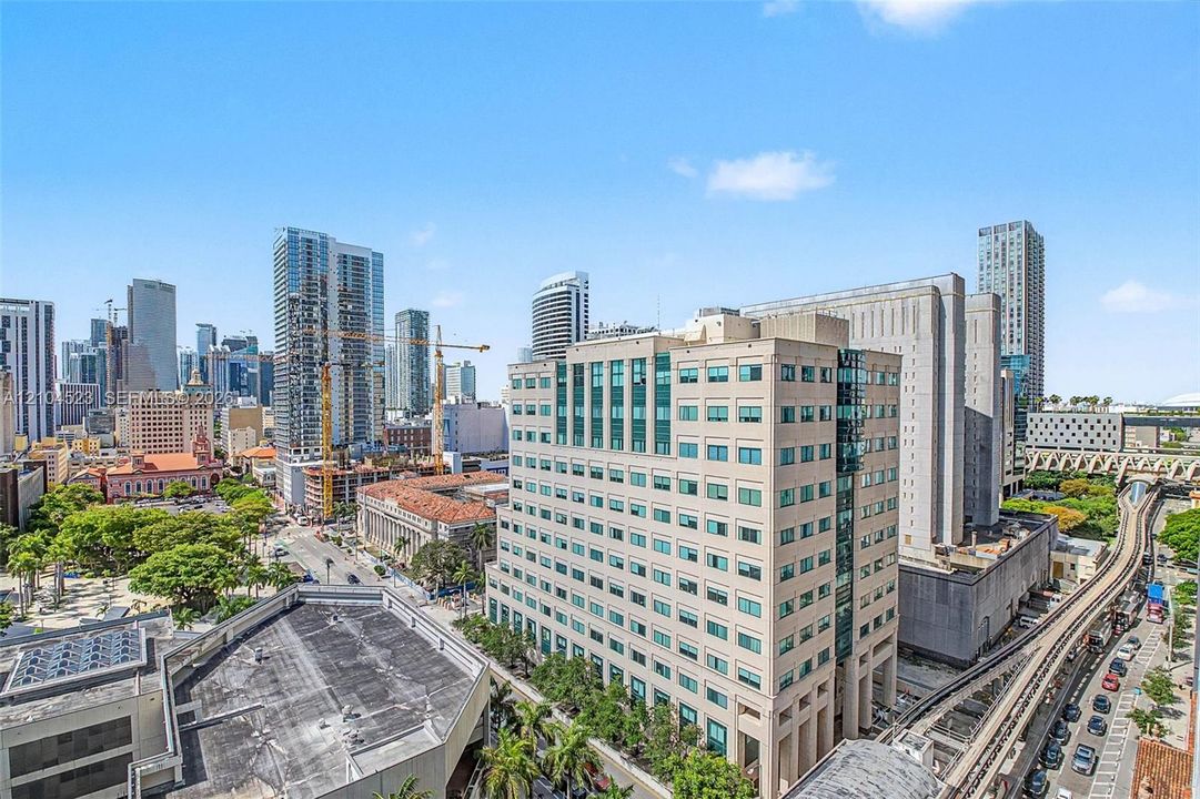 For Rent: $4,600 (2 beds, 2 baths, 760 Square Feet)