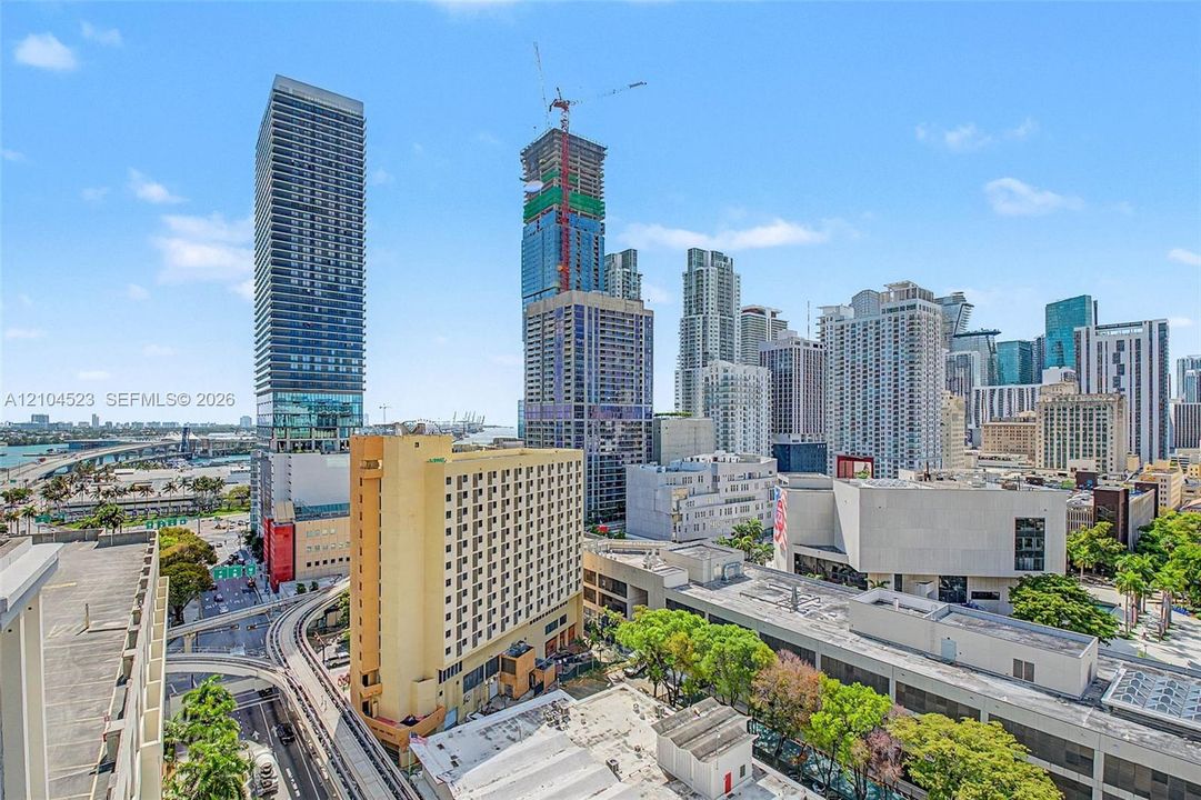 For Rent: $4,600 (2 beds, 2 baths, 760 Square Feet)