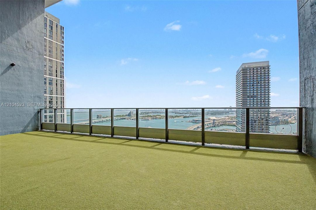 For Rent: $4,600 (2 beds, 2 baths, 760 Square Feet)