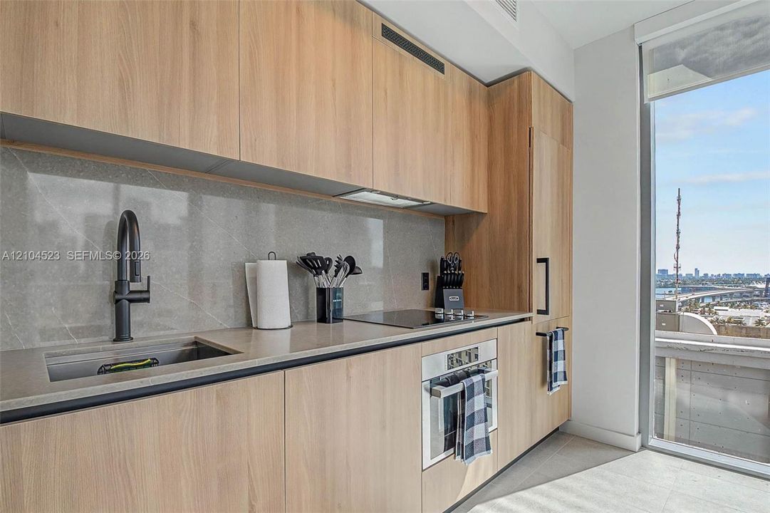 For Rent: $4,600 (2 beds, 2 baths, 760 Square Feet)