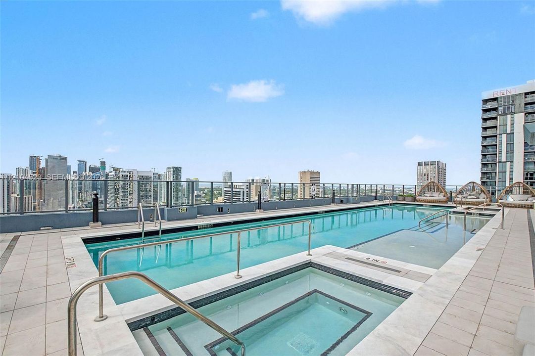For Rent: $4,600 (2 beds, 2 baths, 760 Square Feet)