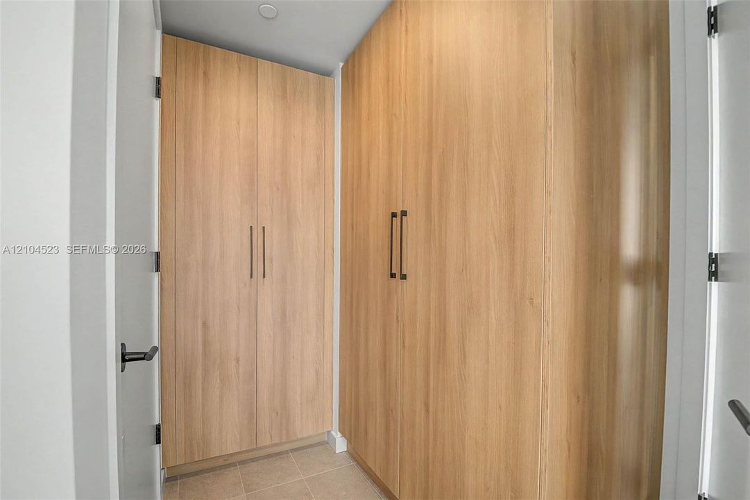 For Rent: $4,600 (2 beds, 2 baths, 760 Square Feet)