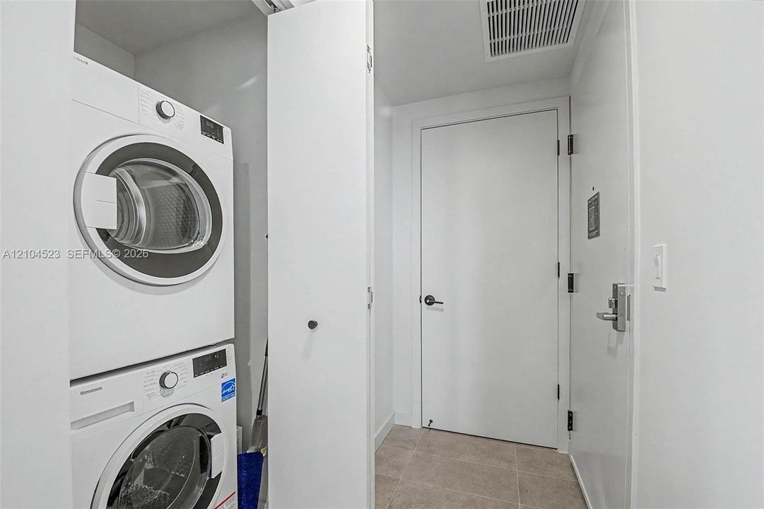 For Rent: $4,600 (2 beds, 2 baths, 760 Square Feet)