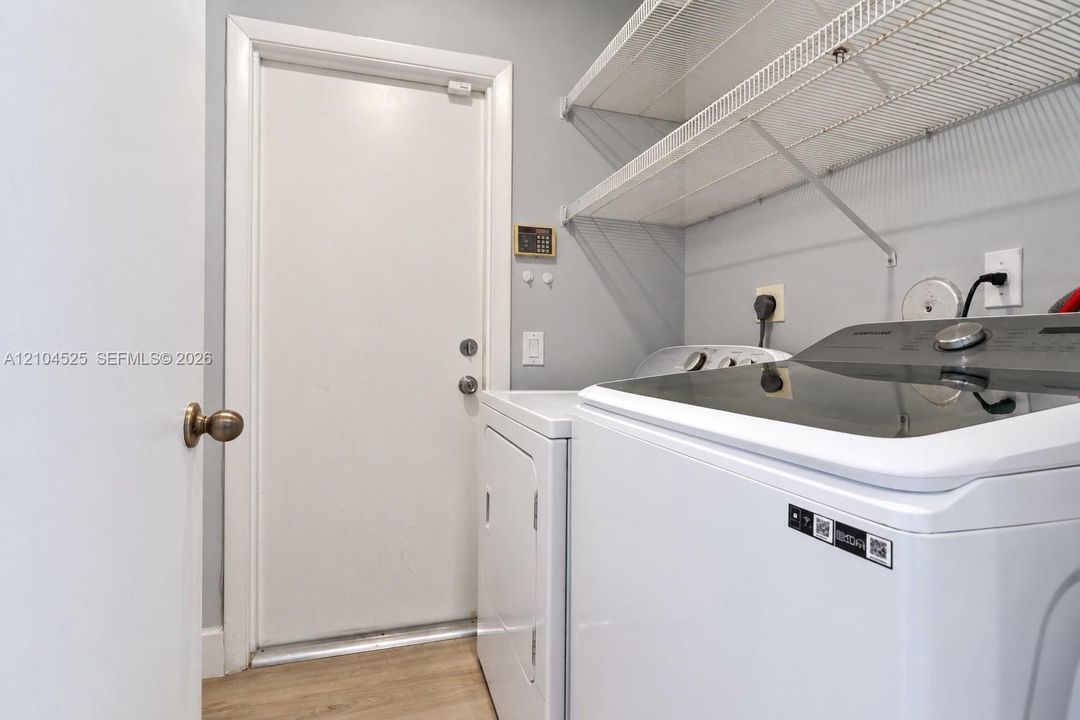 LAUNDRY ROOM