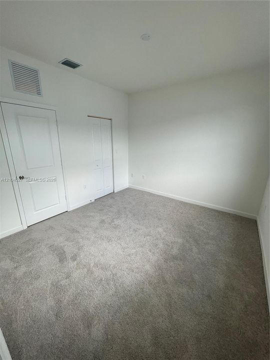 В аренду: $2,600 (3 спален, 3 ванн, 1300 Квадратных фут)