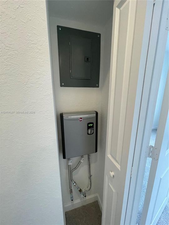 В аренду: $2,600 (3 спален, 3 ванн, 1300 Квадратных фут)