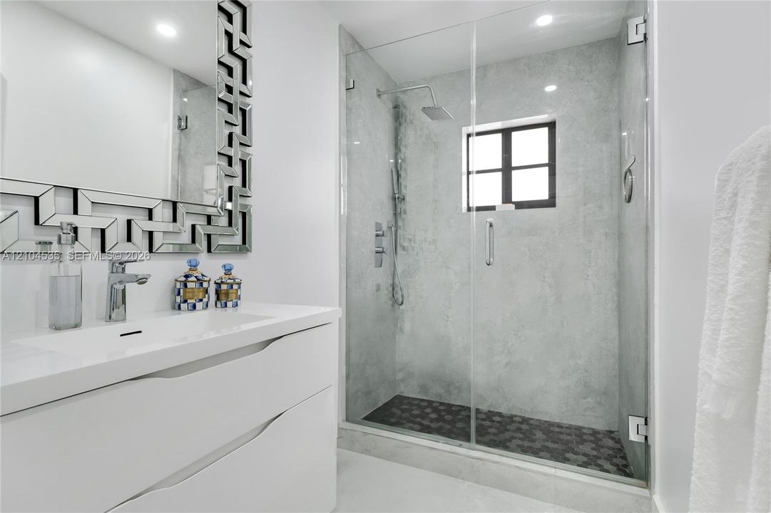 En Venta: $799,000 (3 camas, 2 baños, 1505 Pies cuadrados)