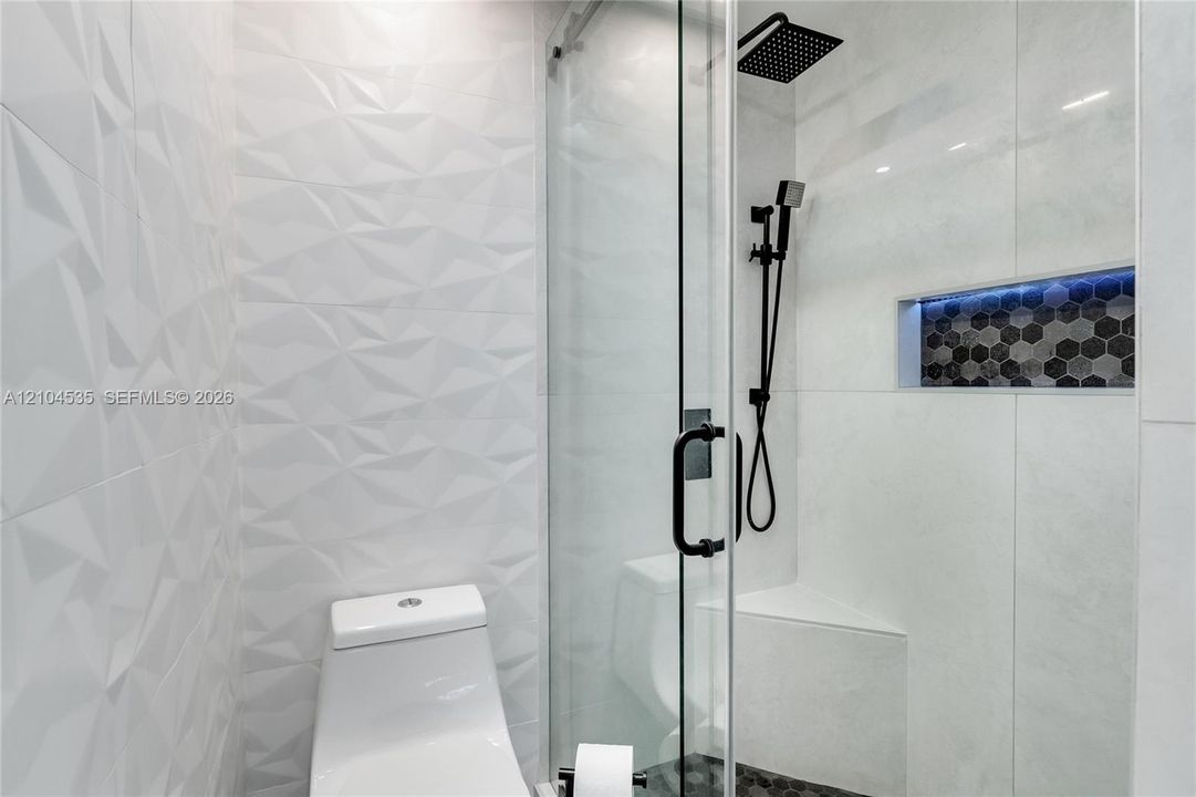 En Venta: $799,000 (3 camas, 2 baños, 1505 Pies cuadrados)