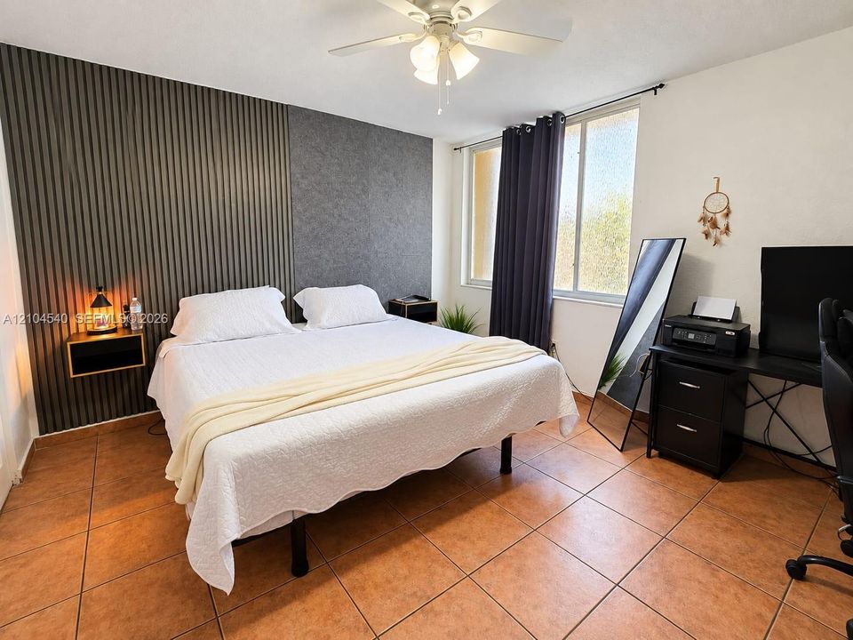 For Sale: $315,000 (3 beds, 1 baths, 1304 Square Feet)