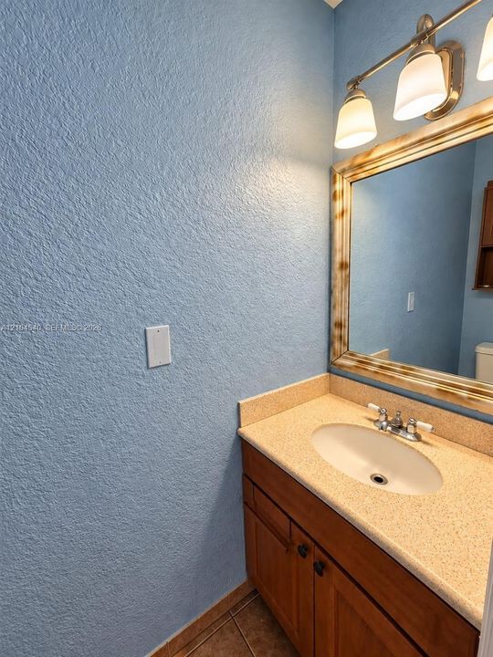 For Sale: $315,000 (3 beds, 1 baths, 1304 Square Feet)
