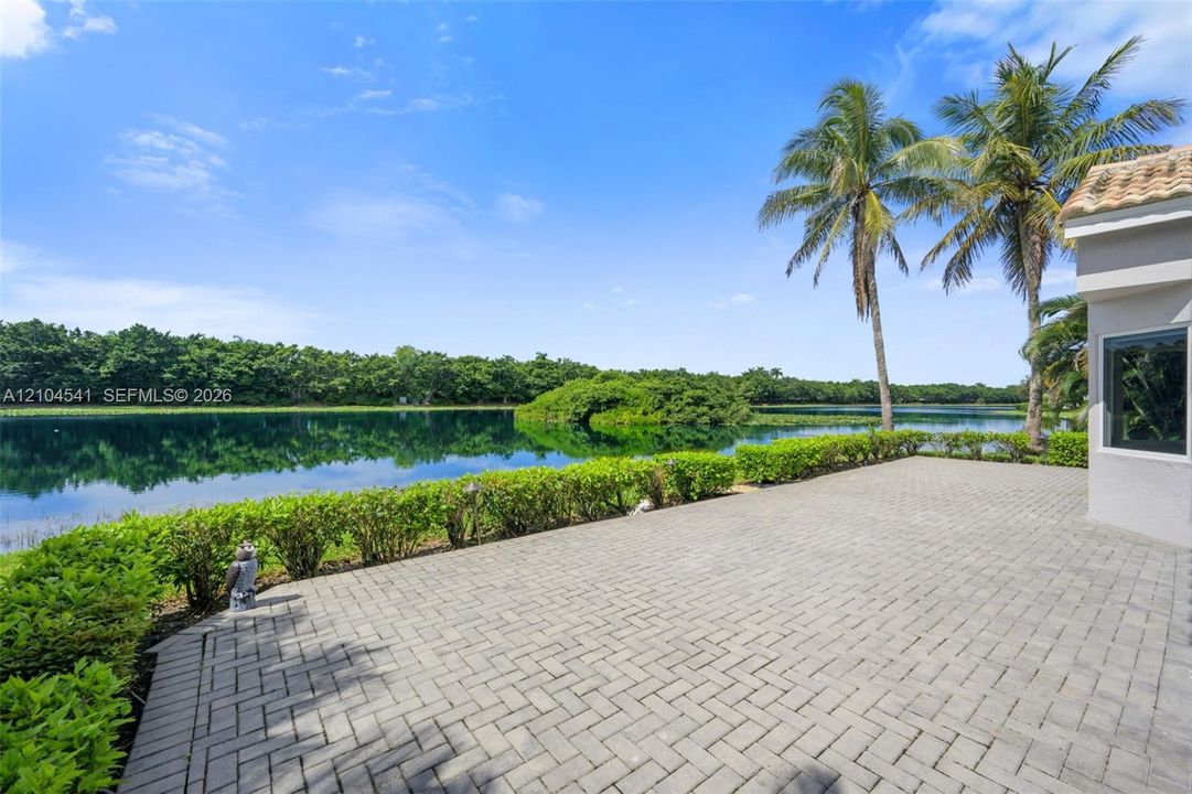 For Rent: $5,750 (3 beds, 2 baths, 1777 Square Feet)