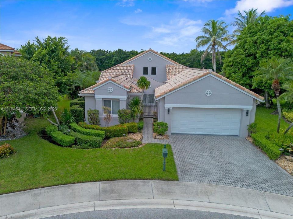 For Rent: $5,750 (3 beds, 2 baths, 1777 Square Feet)