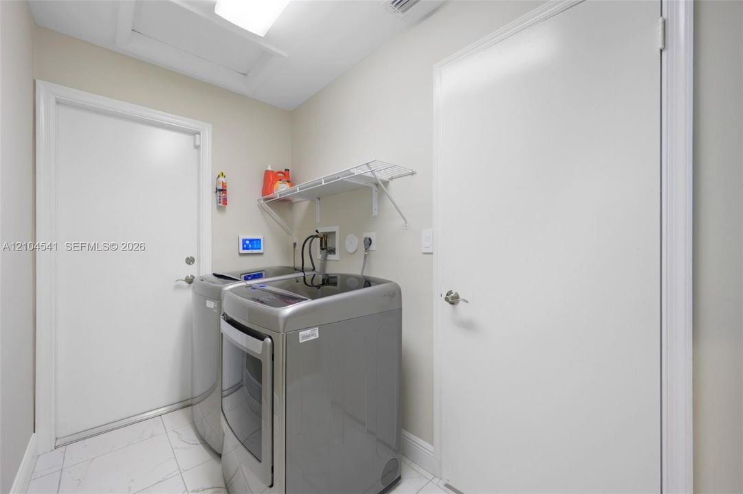 For Rent: $5,750 (3 beds, 2 baths, 1777 Square Feet)