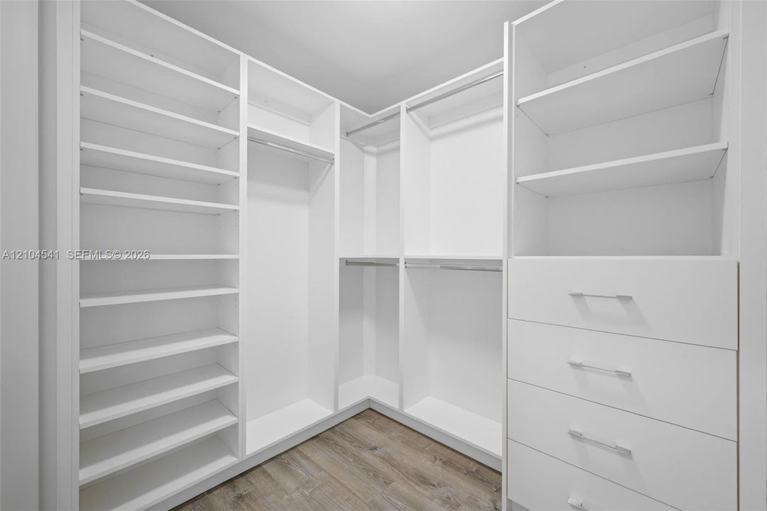 For Rent: $5,750 (3 beds, 2 baths, 1777 Square Feet)