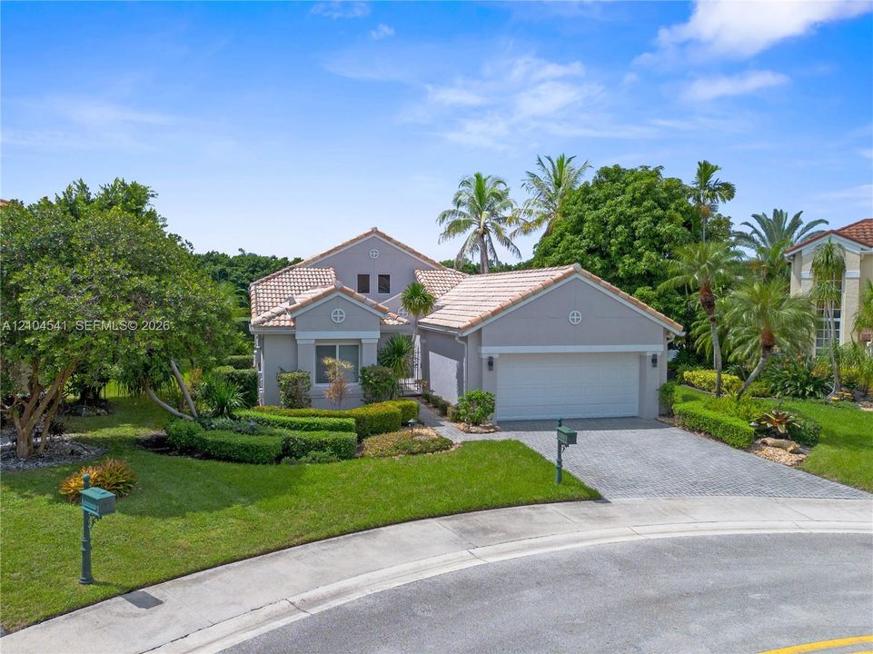 For Rent: $5,750 (3 beds, 2 baths, 1777 Square Feet)