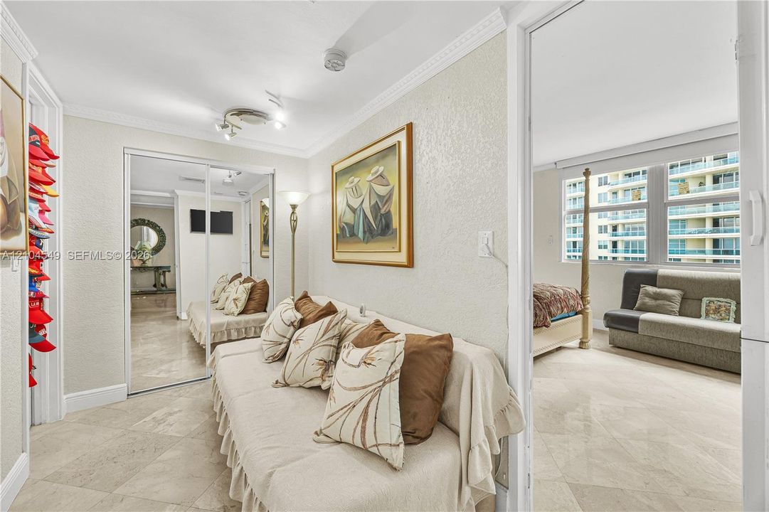 En Venta: $449,000 (1 camas, 1 baños, 1019 Pies cuadrados)